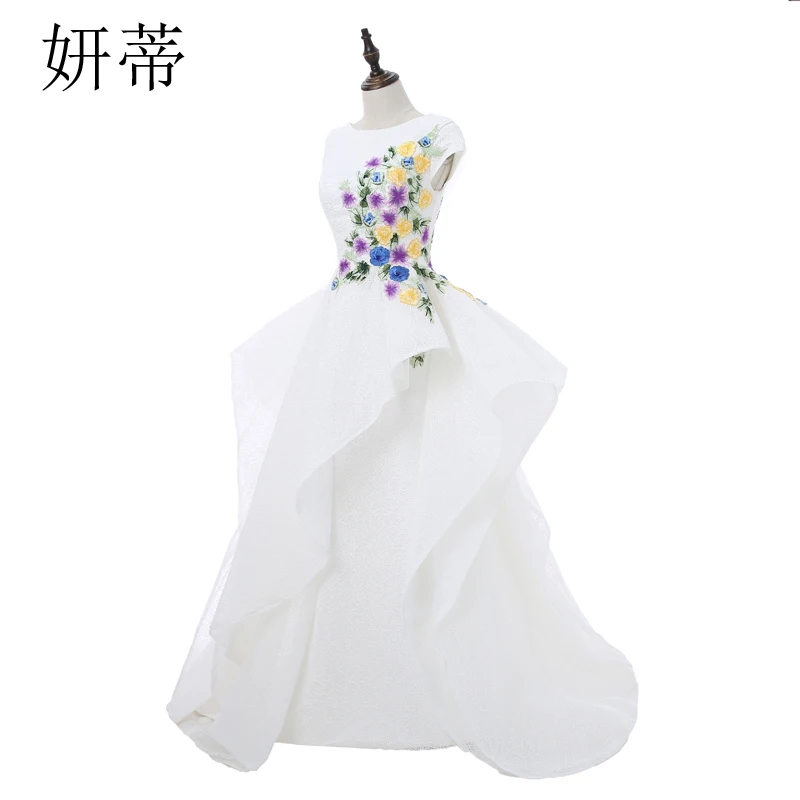 Очаровательное кружевное ТРАПЕЦИЕВИДНОЕ ПЛАТЬЕ с аппликацией и коротким