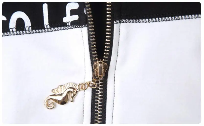 Женский хлопковый спортивный костюм из двух предметов: куртка с капюшоном и