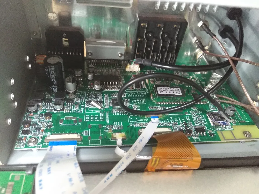 Подходит только материнская плата Ezonetronics RM-CT0011 и сенсорное стекло RM-CT0008