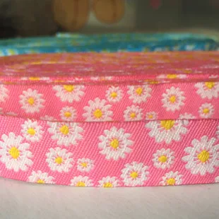 1 pink daisy 5/8 '(16 mmx5yards) цветки сливы тюльпаны розы тканые полиэстер Жаккардовая лента собака цепи аксессуары для ванной комнаты с ловкость для ошейник для собак - Color: 1 pink daisy