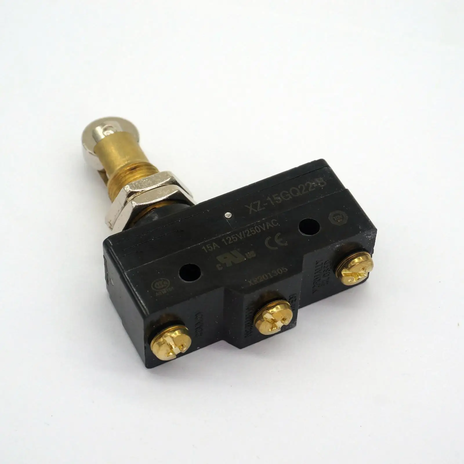 

XZ-15GQ22-B 15A 125VAC 3 Pin SPDT Micro Switch Panel Mount Roller Plunger IP40