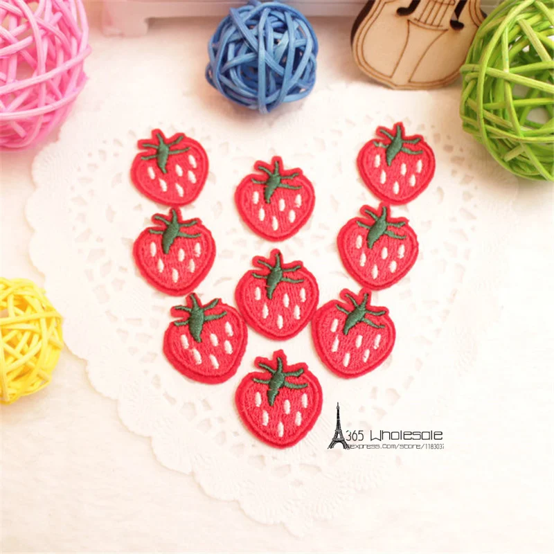 Бесплатная доставка Симпатичные наклейки в виде клубники 9 шт./Лот термоклейкая