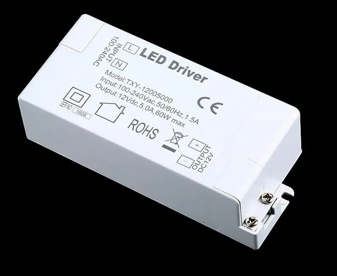 50 шт. 2021 светодиодный Питание 12V 5A 60W Светодиодный драйвер переменного тока в