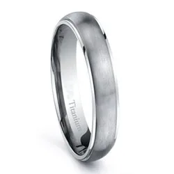 Обручальное кольцо из чистого титана с полированным/атласным покрытием 4 мм Ti009RW |