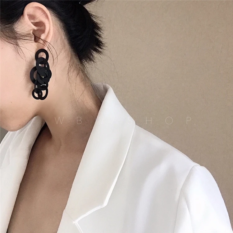 Женские серьги пусеты вязанный круг из смолы для вечеринок в стиле панк черного