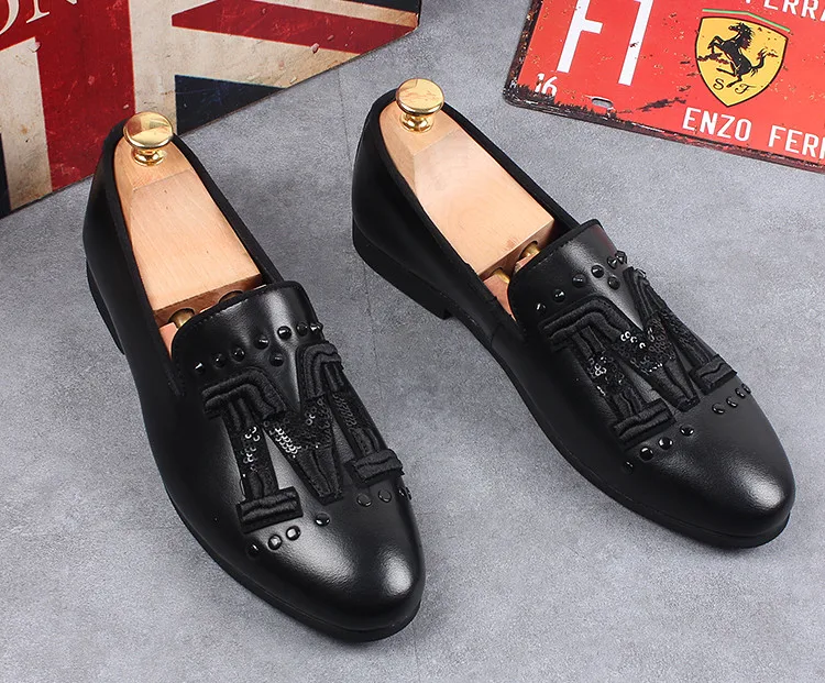 

Popular Men Fashion Round Toes Leather Flat Loafers Male England Style Summer Personality All Season Moccasin Gommino