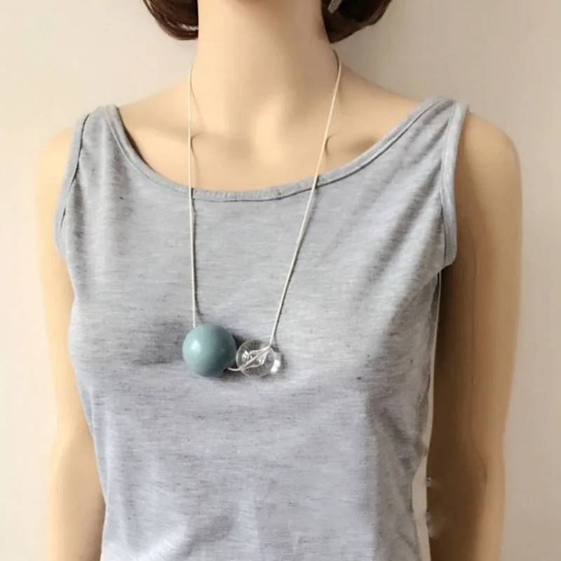 Женское массивное ожерелье Банни розового цвета круглое с длинной подвеской из