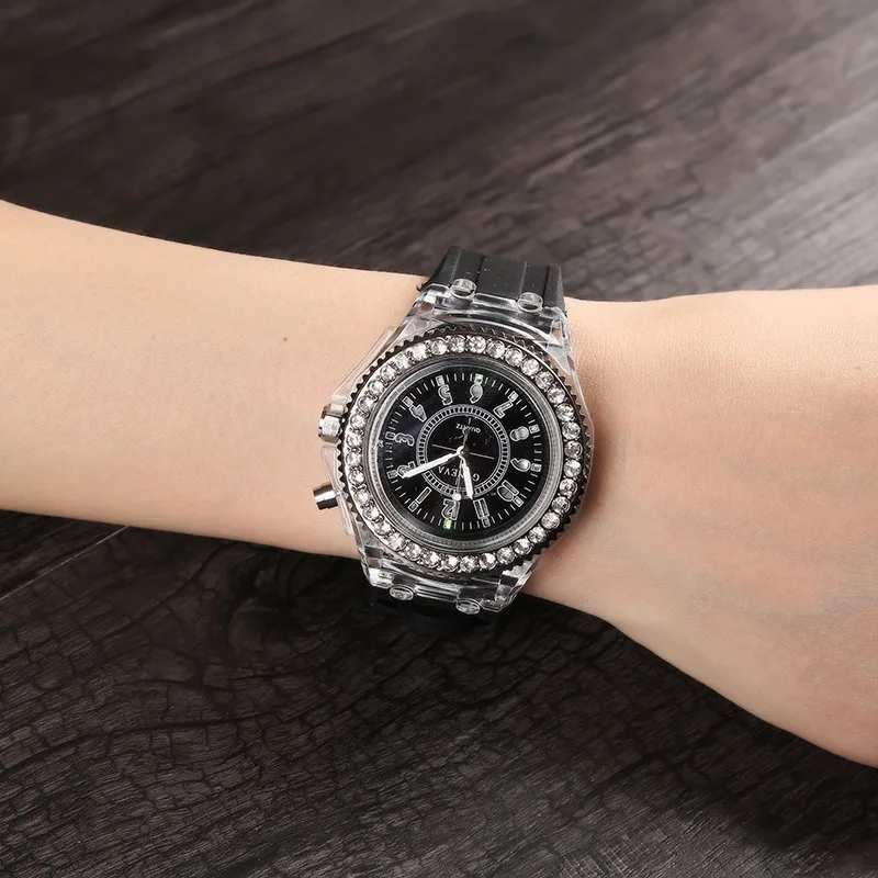 Часы женские кварцевые со светодиодным светящимся циферблатом люксовые