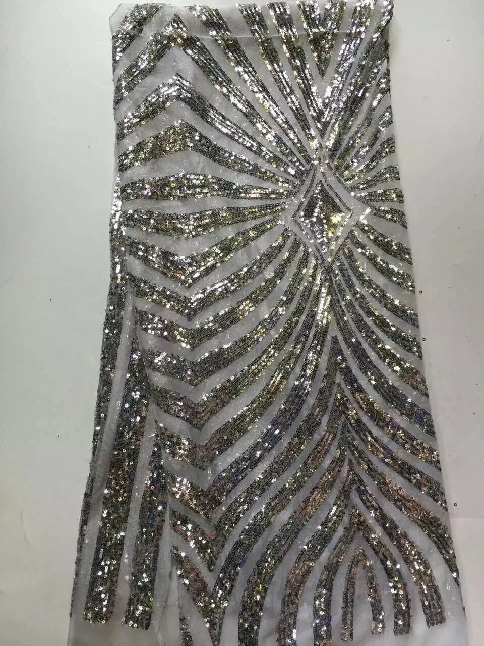 

Высокое качество H2170 Французский кружево ткань Блестки в серебряном цвете Нигерия свадебное платье Африканский чистая кружево