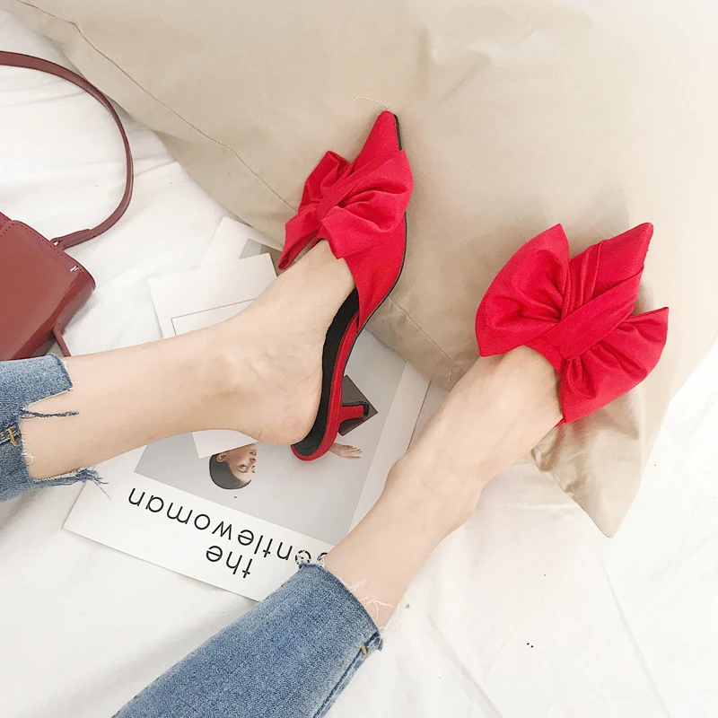 2019 летние женские босоножки на тонком каблуке с острым носком цвет красный