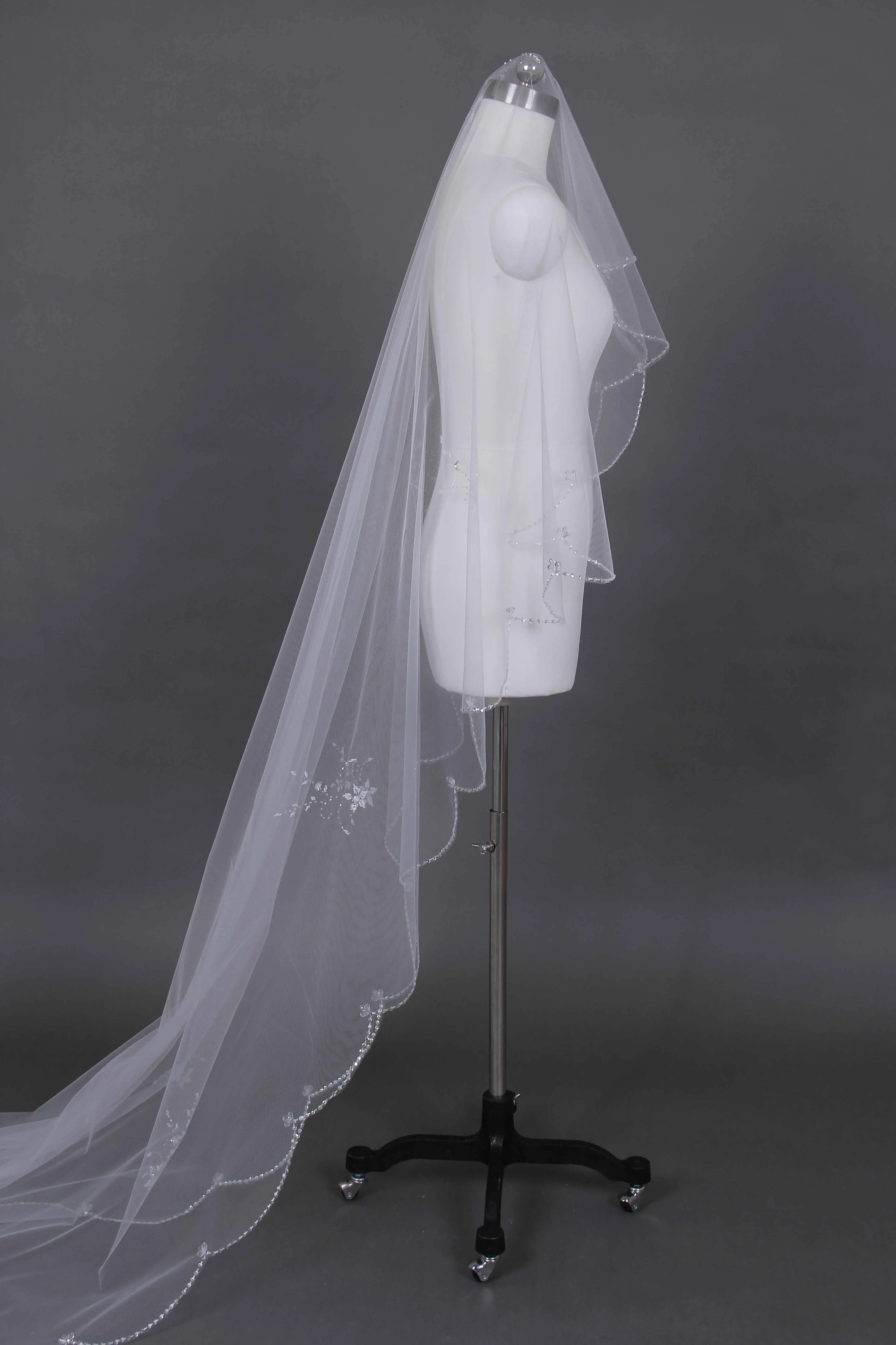 

1 floor Cathedral bride veil bead embroidered edge veil wedding veil