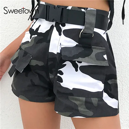 gray Sweetown повседневные камуфляжные шорты Карго женские летние шикарные прямые шорты с ремнем с пряжкой и карманами на молнии с высокой талией - Цвет: gray