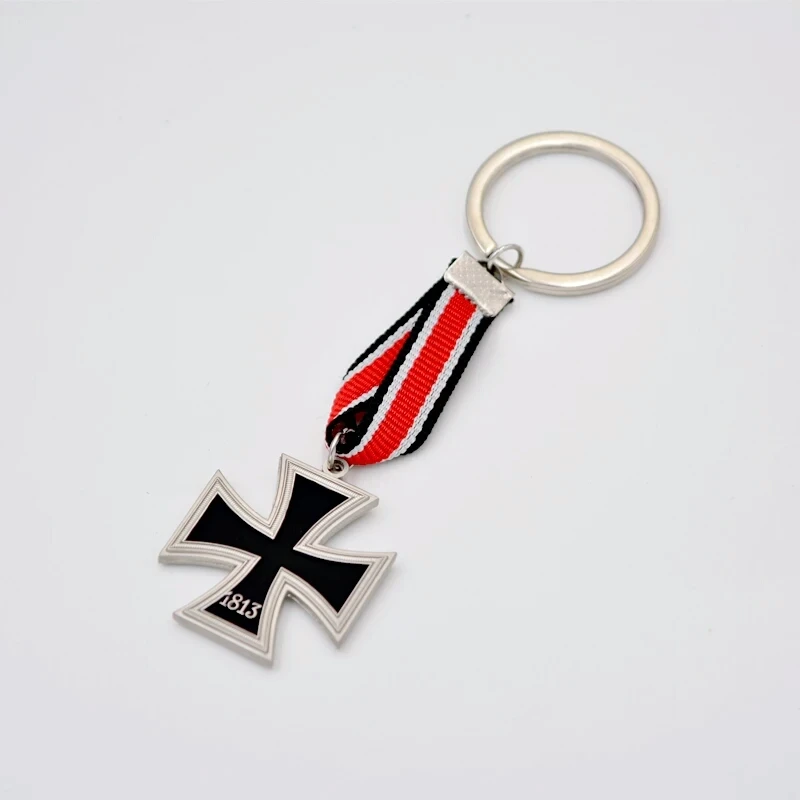 WWII mini iron cross badges German medal key chain ring with box Drop shipping