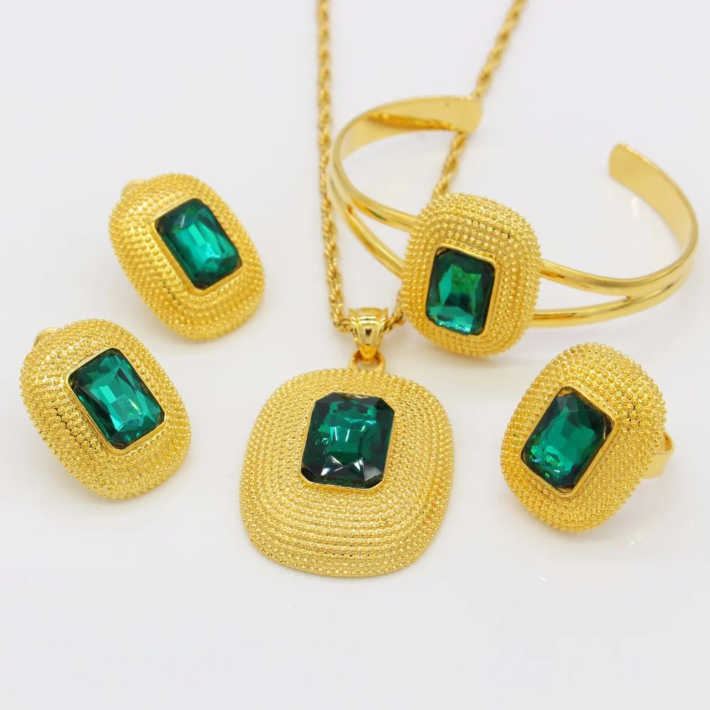 Комплект из колье серёг кольца и браслета золотого цвета | Украшения аксессуары