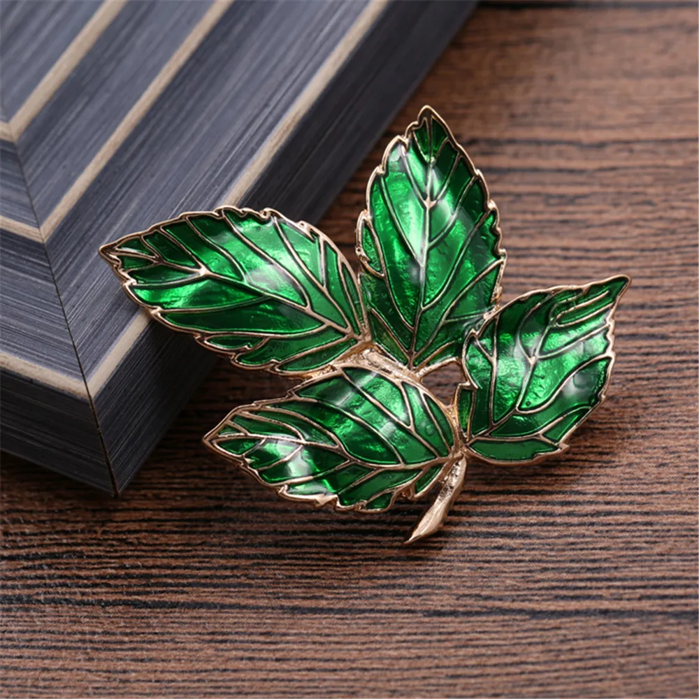 XQ Free shipping The new enamel leaves green coat suits joker brooch unique popular banquet | Украшения и аксессуары