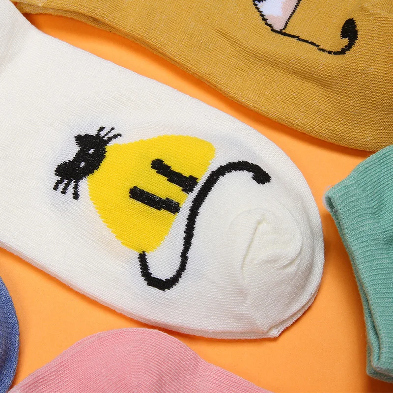 Женские короткие носки, милые носки с мультяшным принтом, тапочки Kawaii Cat, летние женские повседневные Мягкие забавные Носки ярких цветов