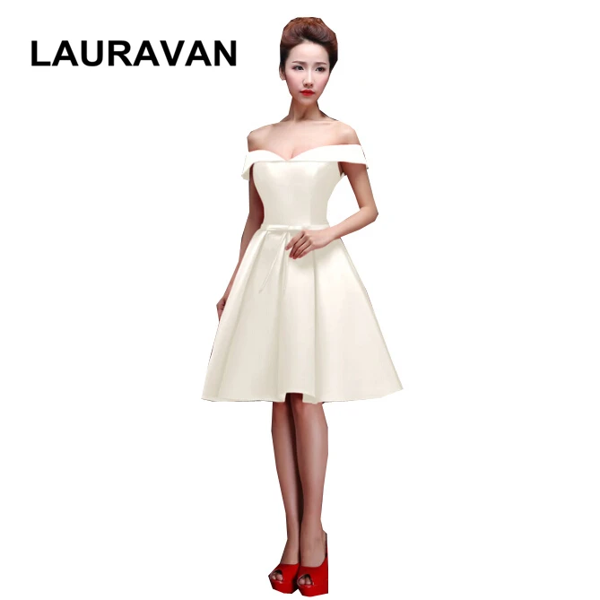 Платье для подружки невесты бордовое цвета слоновой кости с открытыми плечами