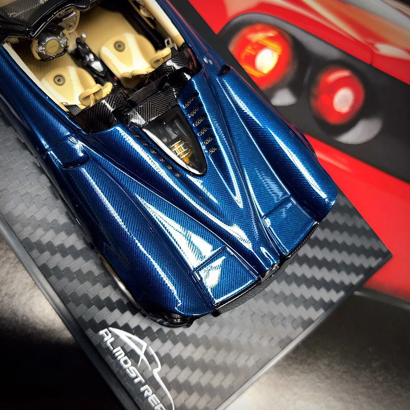 НОВАЯ литая металлическая модель 1/43 года, Pagani Wind Son, модель суперкара, игрушки для детей