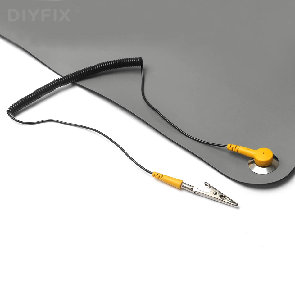 Антистатический коврик DIYFIX 710x500x2 мм с проводом для заземления на мобильный