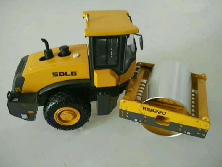 Коллекционная модель из сплава 1:35 SDLG RS8220 одиночный уплотнитель колесный дорожный каток Инженерная техника литые игрушечные модели
Коллекционная модель из сплава 1:35 SDLG RS8220 одиночный уплотнитель колесный дорожный каток Инженерная техника литые игрушечные модели