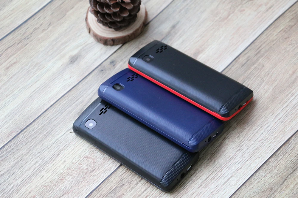 2G GSM Разблокировка мини-светильник с двумя sim-картами WhatsApp Быстрый вызов Bluetooth FM русская клавиатура Бар Мобильный телефон четырехдиапазонный