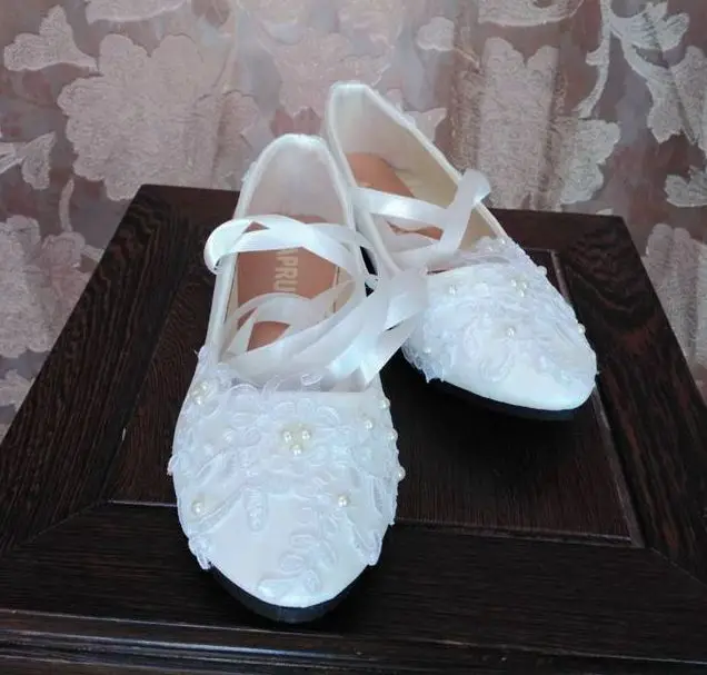 

Sexy white laces wedding flats shoes woman handmade long riband strap romantic bridal brides wedding shoes plus sizes