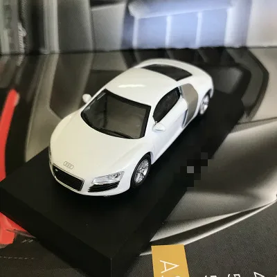 Специальный литой металл 1/64 больше немецких моделей автомобилей A3 A4 A5 A8 R8 S6 A6 Tt домашний дисплей коллекционные игрушки для детей - Цвет: R8 white