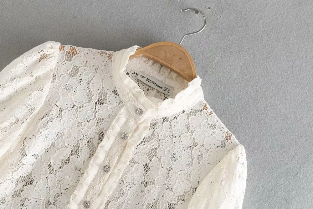 Женское кружевное платье с высоким воротником и рюшами короткими рукавами