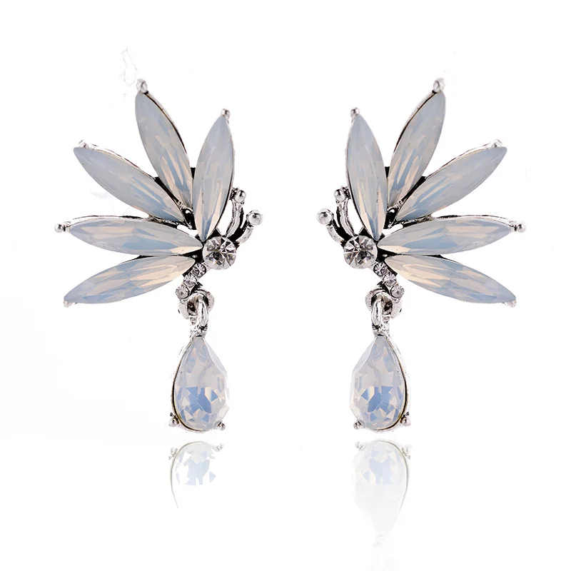 Новое поступление 2017 года акриловые Бабочка Серьги гвоздики металлический сплав