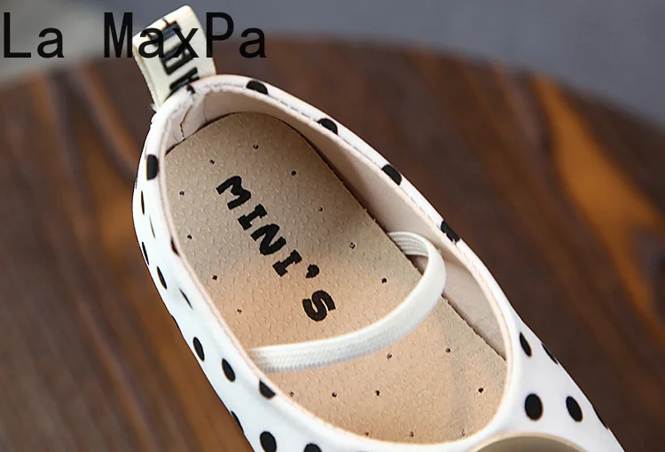 2019 Autumn new children's wear girls light shoes temperament dot metal buttons baby soft Kids |