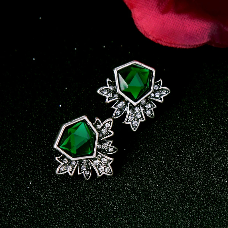 Женские серьги-гвоздики с зеленым кристаллом Винтажные серьги в форме листа