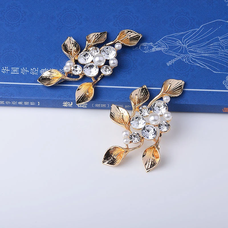 

2019New 30Pcs Alloy Leaf Rhinestone Flower Buttons for DIY Bridal bouquet decoration or hair accessories RM318