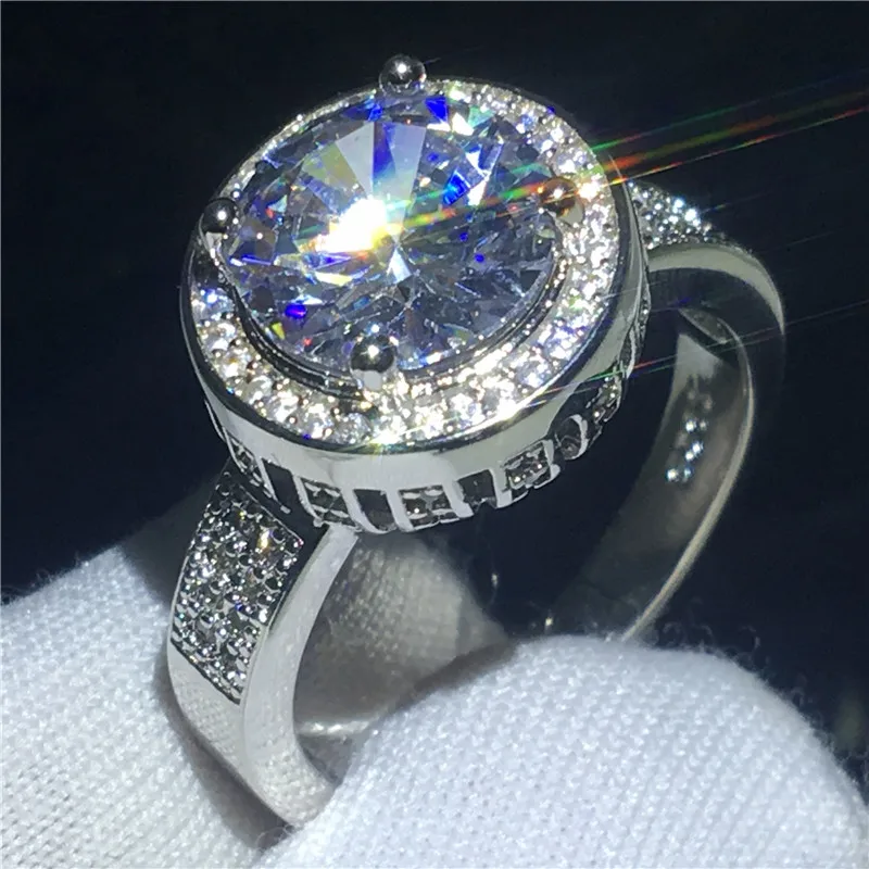 Полые большое кольцо 4ct AAAAA с кубическим цирконием серебристого цвета