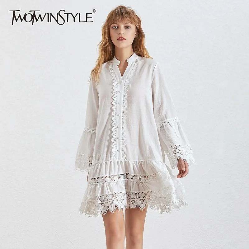 TWOTWINSTYLE корейское прямое платье для женщин с расклешенным рукавом и круглым