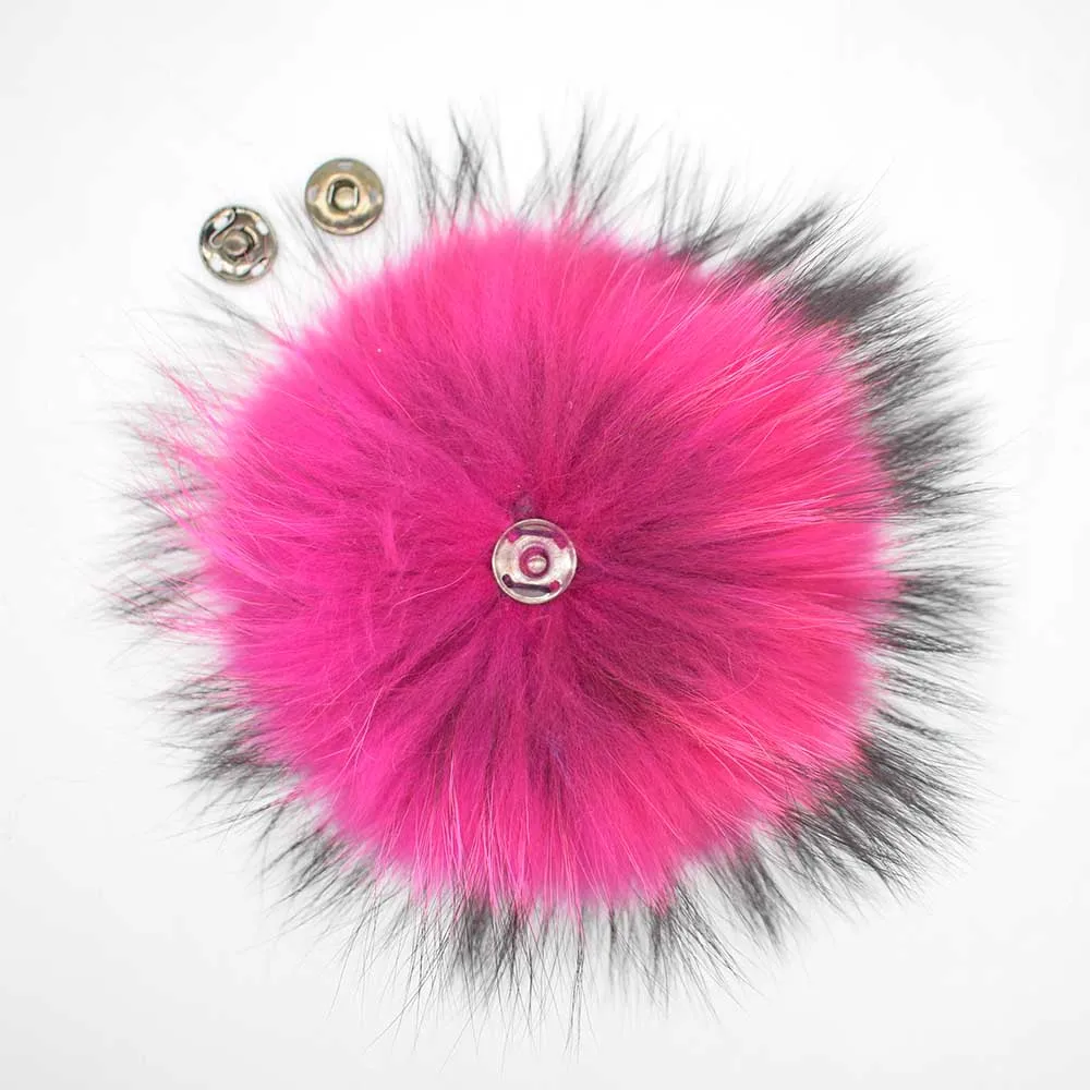 hot pink 10 шт. помпон из меха енота для шапки натуральная из енота, лисы меховые шарики на шапке 13 см плюшевый мех Шарм помпон с пуговицей - Цвет: hot pink