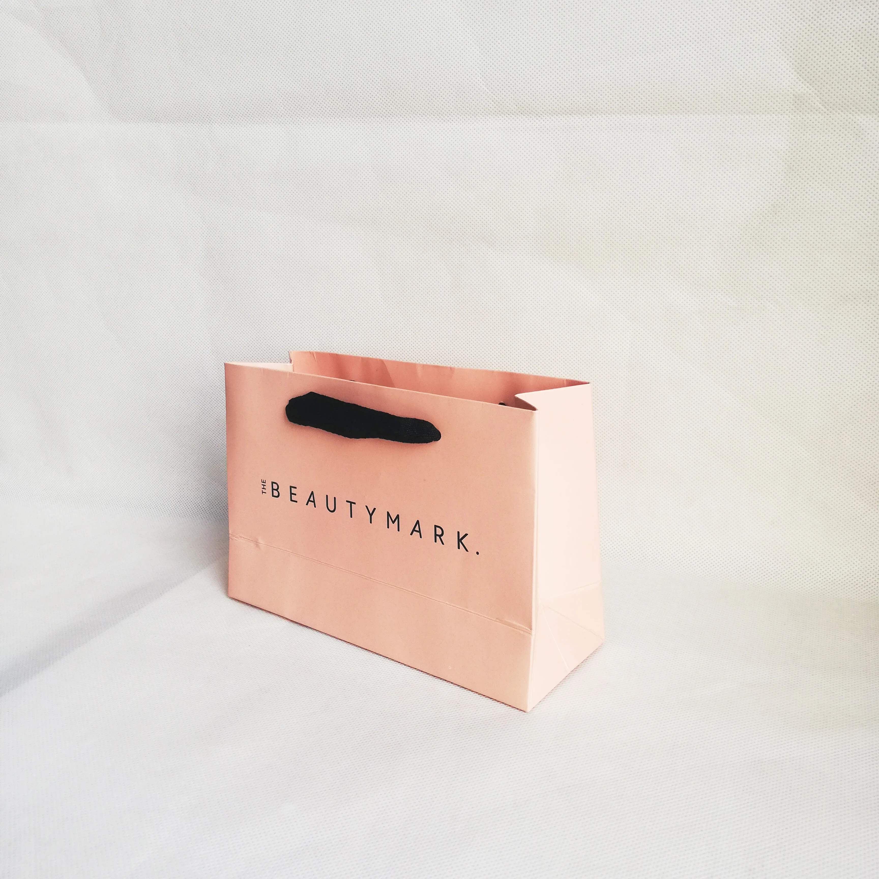 Напечатанные на заказ бумажные подарочные коробки упаковка Goody Bag возвращенные подарки Пасхальные вечерние сувениры год рекламные пакеты