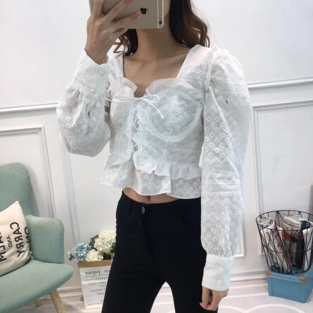 Женская облегающая блузка SS2019 белая в винтажном стиле на шнуровке с u-образным