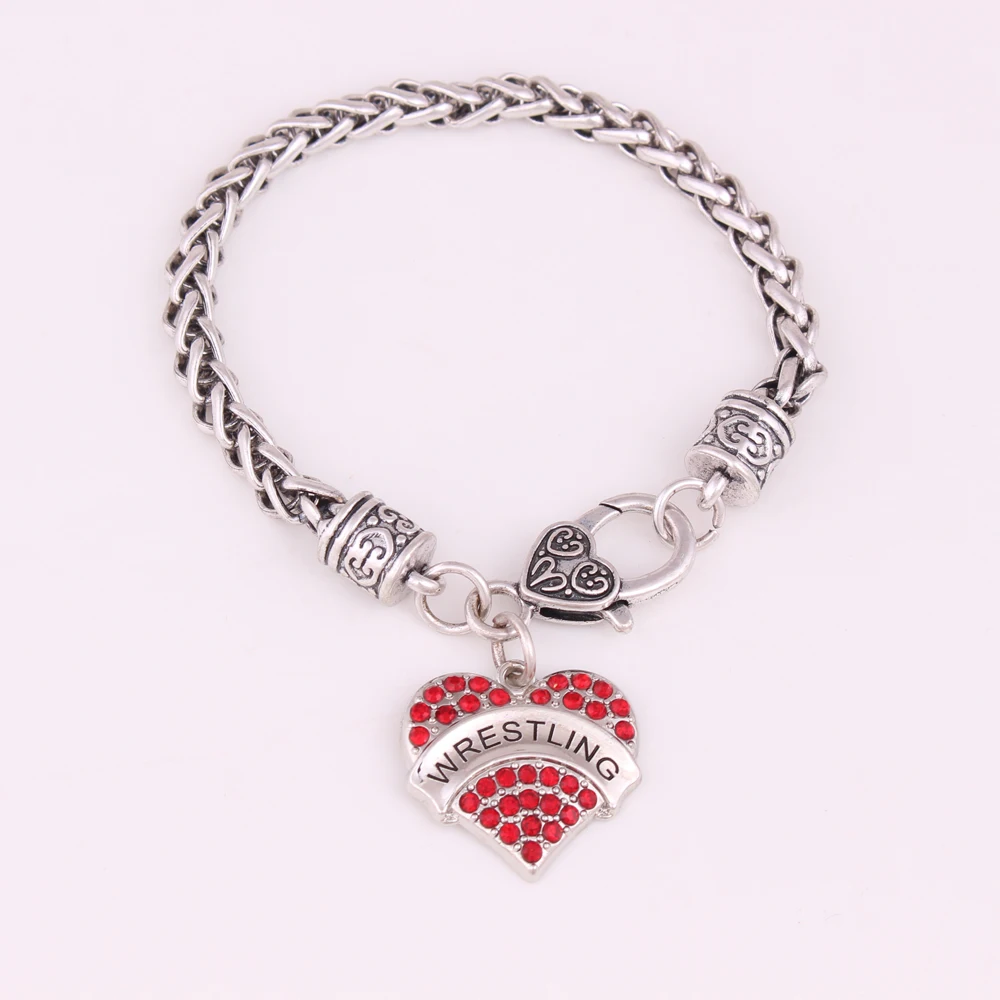 Браслет с подвеской "БОРЬБА" в виде сердца с блестящими кристаллами на цепочке пшеничного звена из цинкового сплава. Предоставляем услуги дропшиппинга.