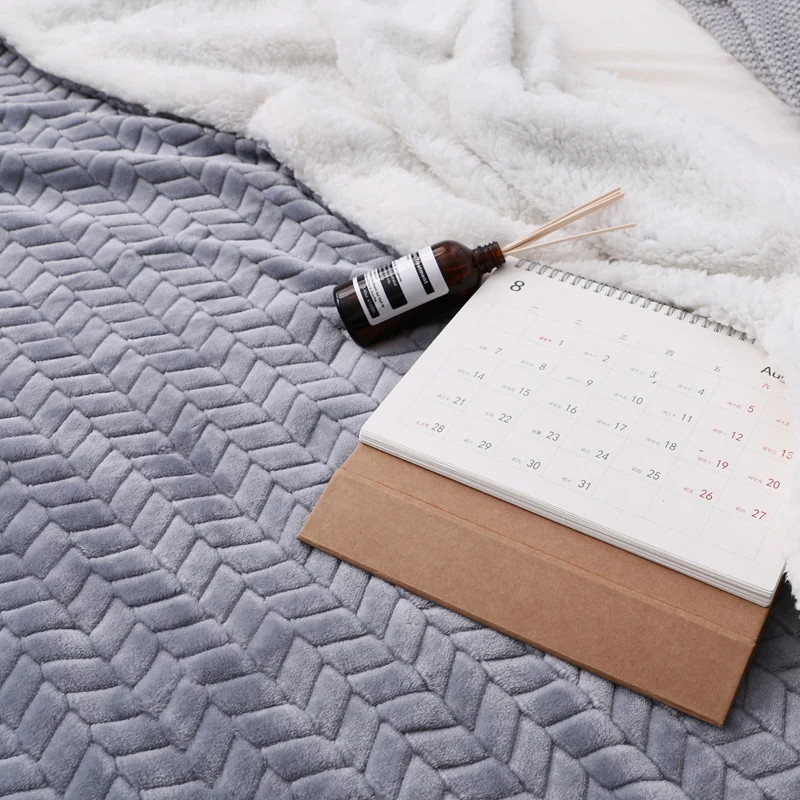 Роскошное супермягкое одеяло из шерпы кораллового флиса однотонное