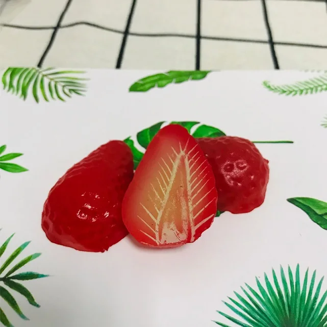 Strawberry Half 3 шт высокое искусственное фруктовое поддельное моделирование клубника модель манго Орнамент Ремесло фотографии реквизит Рождественское украшение для окон - Цвет: Strawberry Half