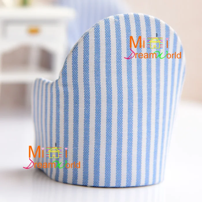 Миниатюрная мебель для гостиной игрушки одного нежно-голубого цвета с белой