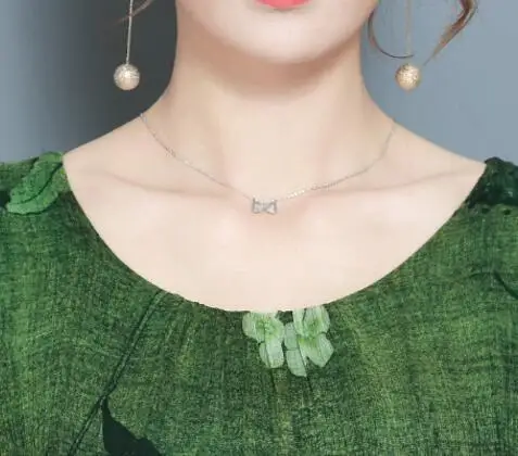 Летнее зеленое винтажное платье с цветочным принтом женское шелковое круглым