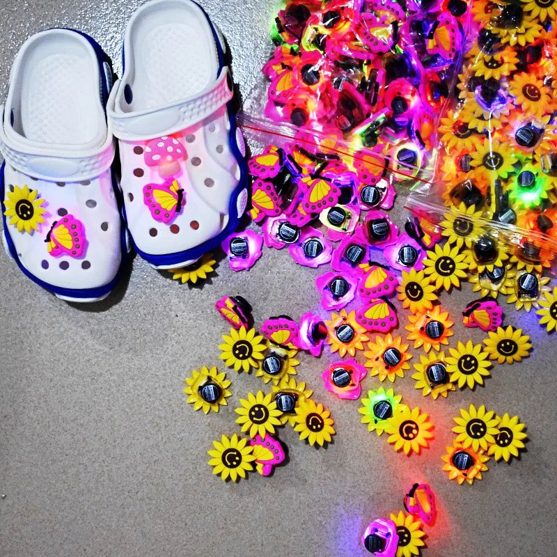 1000 шт мягкие LED КРОК амулеты мультфильм все виды различных печатных кнопки