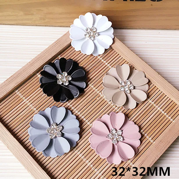 Бесплатная доставка 32*32 мм резина эмаль сплав горный хрусталь сердечник цветок