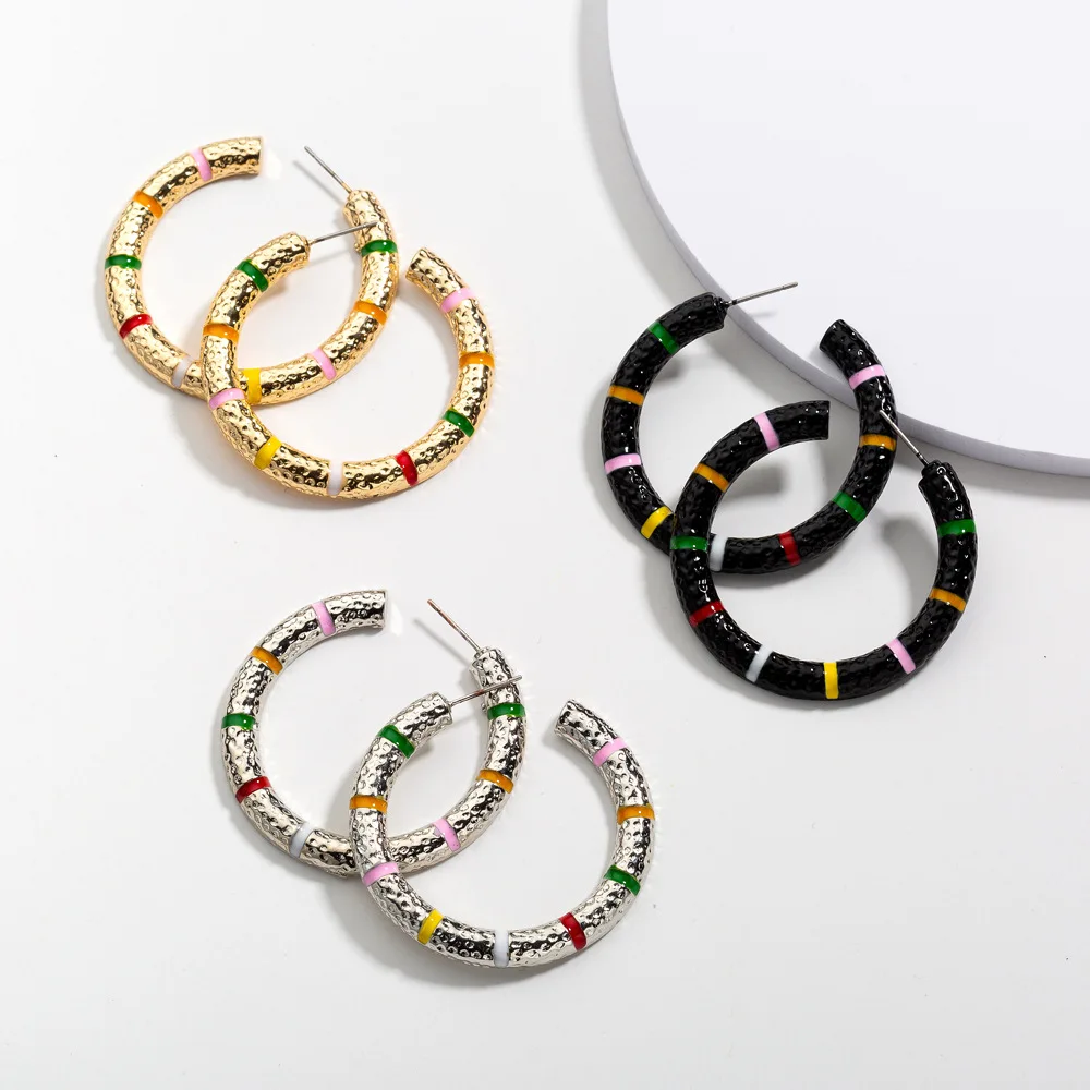 

8Seasons New Fashion Gold Color/Black Alloy Metal C-Shaped Hoop Earrings Women Punk Style Party Colorful Stripe Earring Jewelry