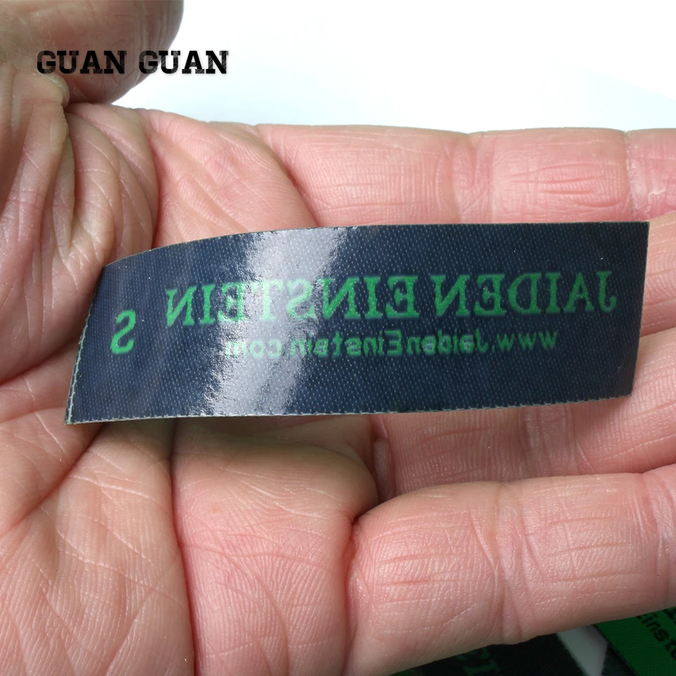 Изготовленный на заказ логотип железа одежде тканые этикетки заказной тепла