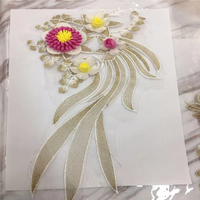 

Hot 3D Lace Bridal Rhinestone Flowers Embroidery Patches Stickers For Clothes Wedding Decor Dress Iron on Applique Suppliers