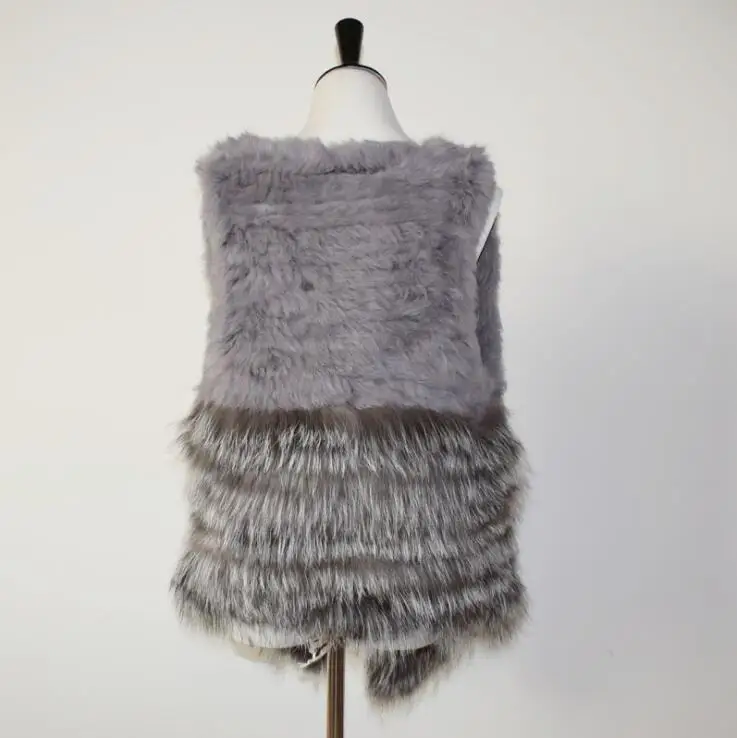 Женский вязаный жилет из натурального кроличьего меха с лисьим мехом на подоле