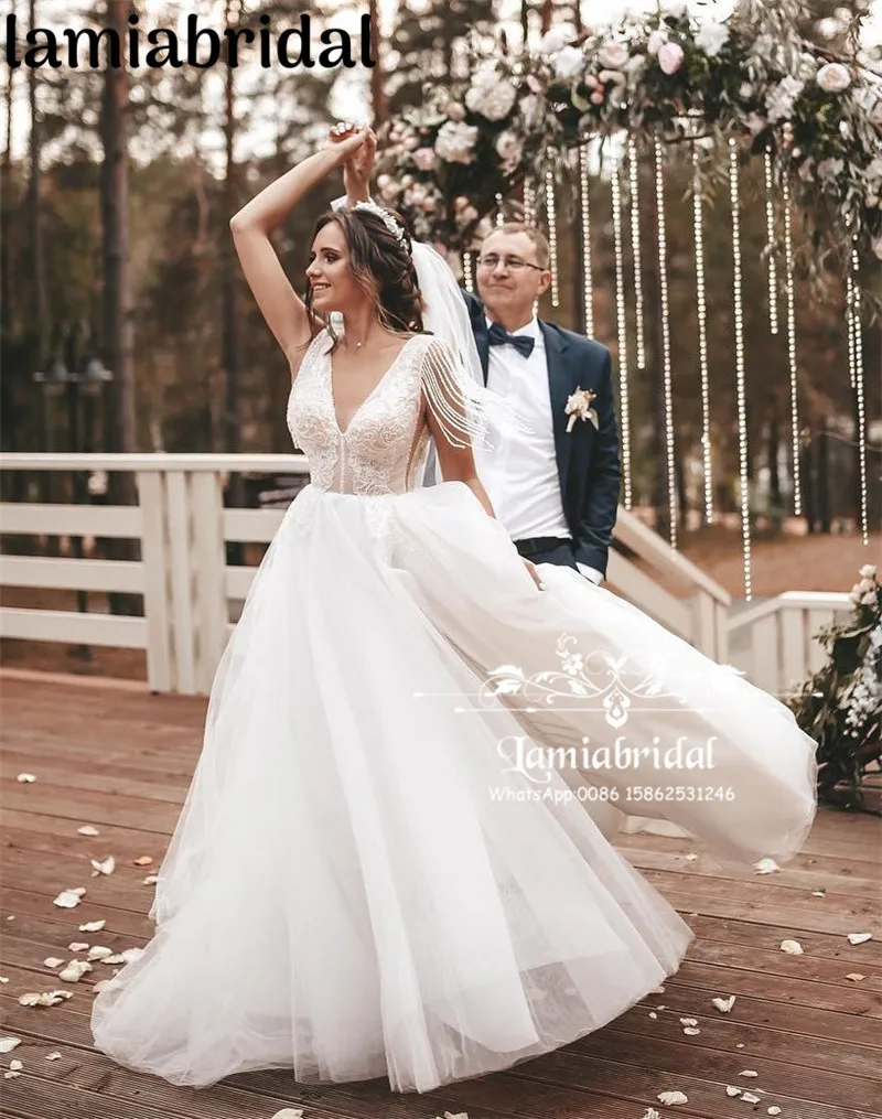 

Modest Plus Size Country Beach Wedding Dresses 2019 Vestido De Novia A Line V Neck Beading Vintage Lace Cheap Boho Bridal Gowns