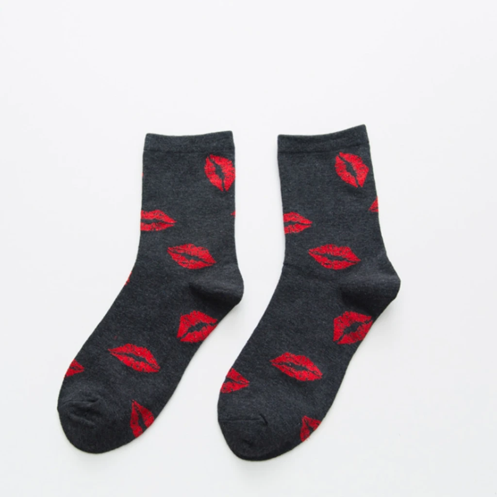 Dark Grey (1 pair) Новые модные носки в Корейском стиле, женские хлопковые носки с красными Губы Поцелуй, принт на осень, забавные носки для женщин, длинные белые черные - Цвет: Dark Grey (1 pair)
